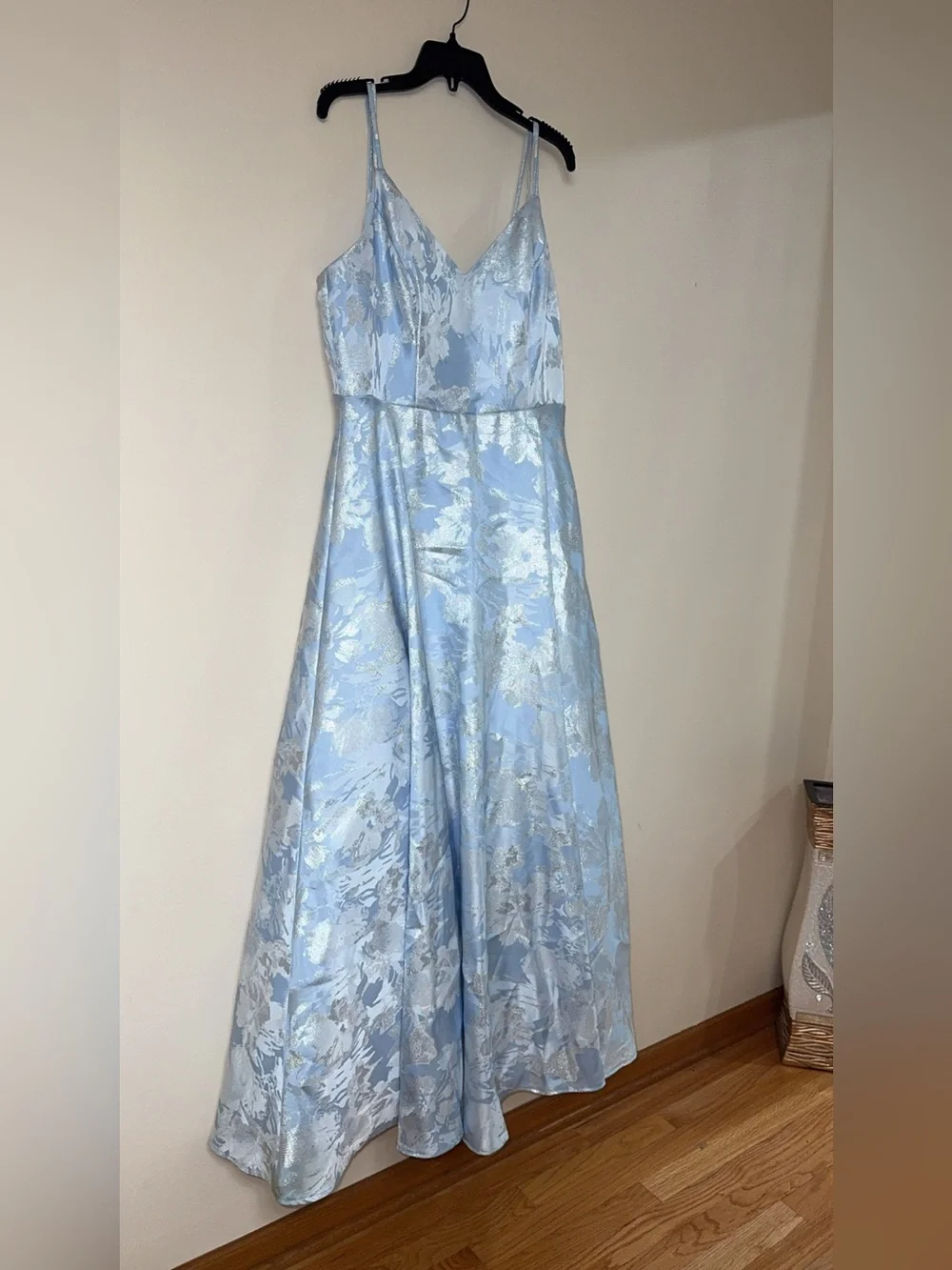 City Triangles Formal Dress Light Blue Silver Periwinkle Floral Size 15 Juniors